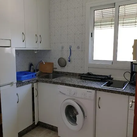 Delfin 4-8 Menyber Apartment